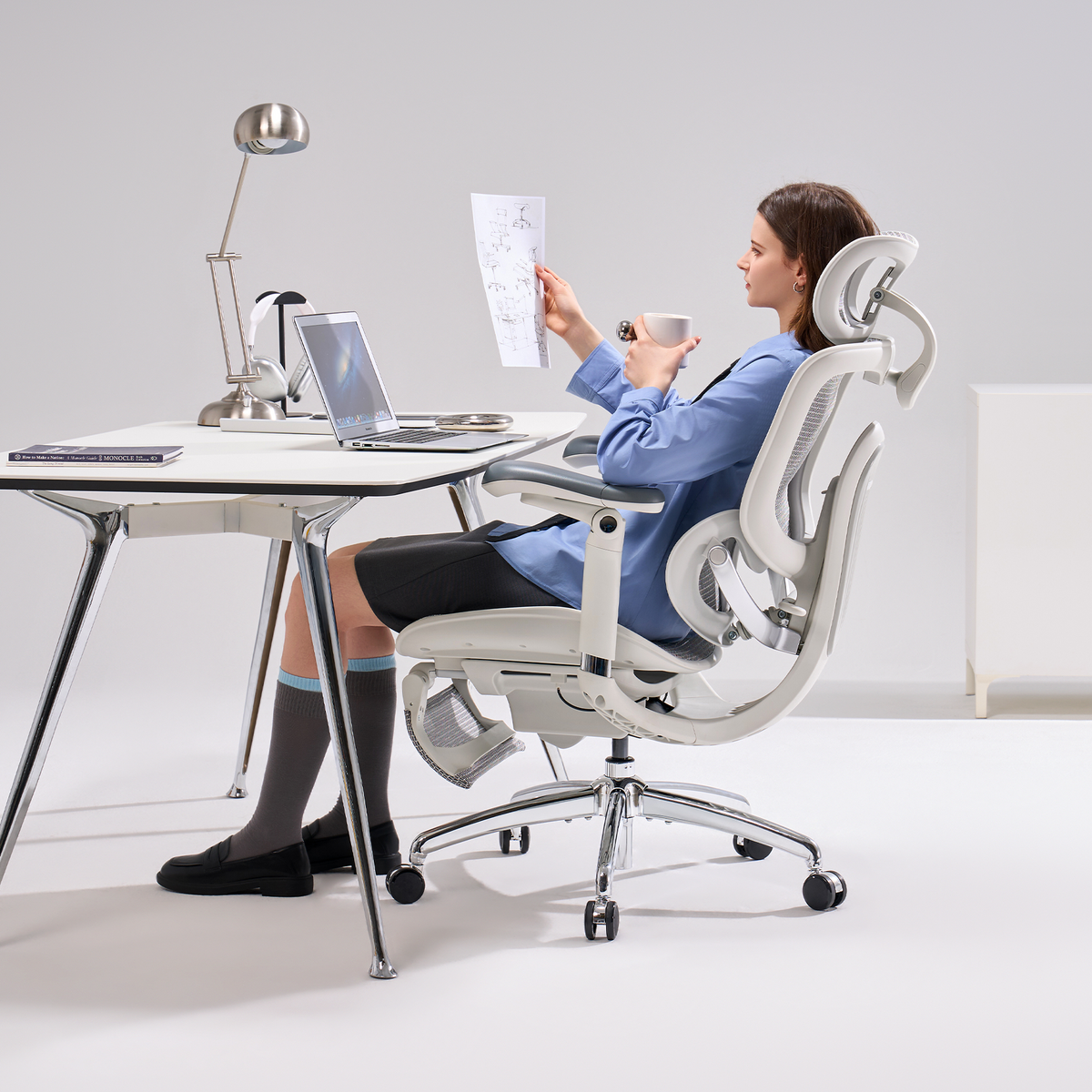 Doro C300 Pro V2 Ergonomischer Stuhl mit Ganzkörper-Anpassung